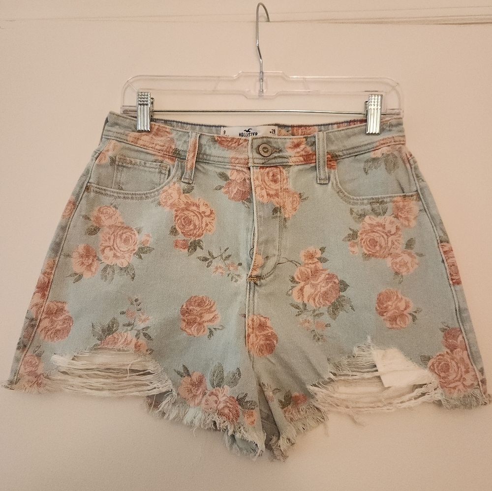 Hollister Curvy Ultra High Rise Mom Shorts 3" Floral Rose Denim Distressed Hem